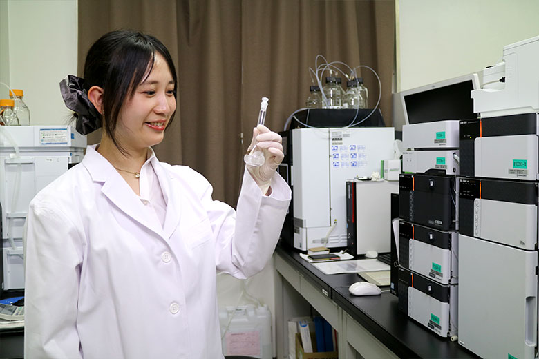 金沢大学学位記修了証書授与式の記念写真