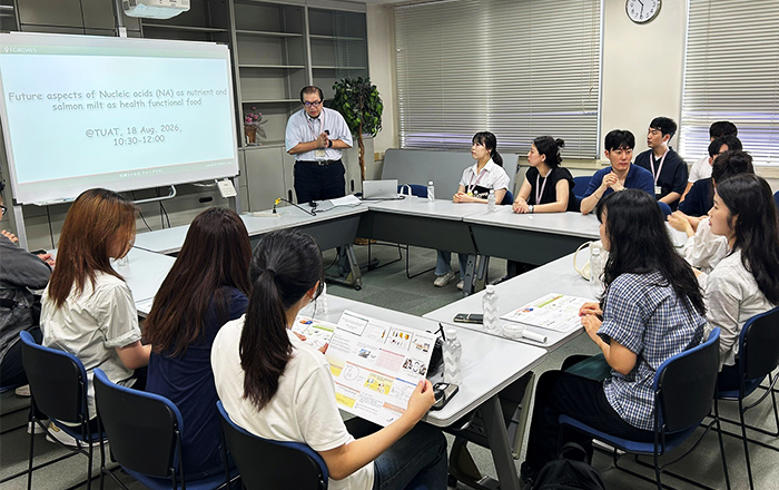 農学部 須藤慶太客員教授による講義の写真